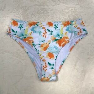 CUPSHE / Floral Bikini Botton Size M NWT